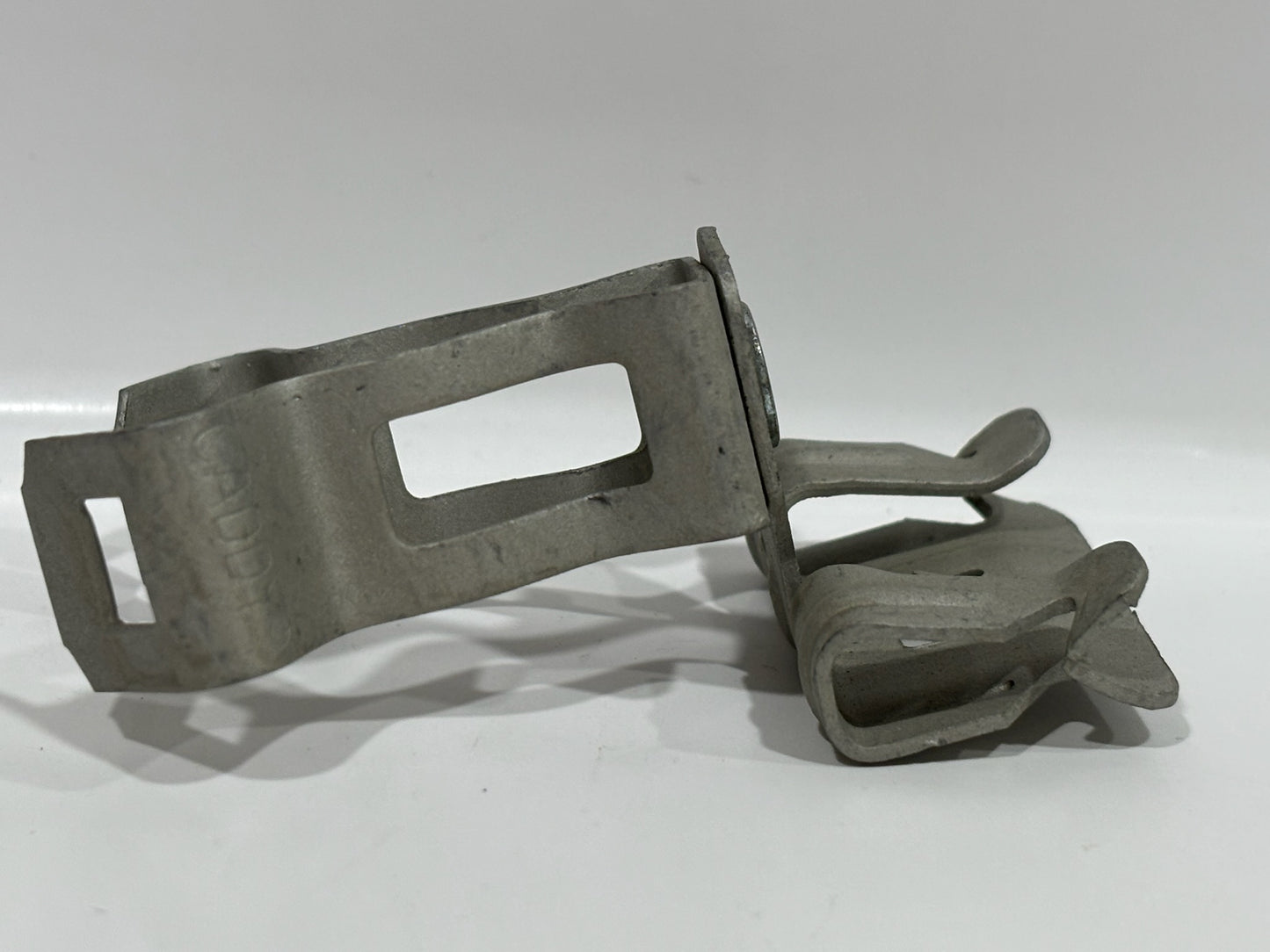 123 PK Erico Caddy 6M24SM Combination Conduit Side Mount For 3/8" EMT