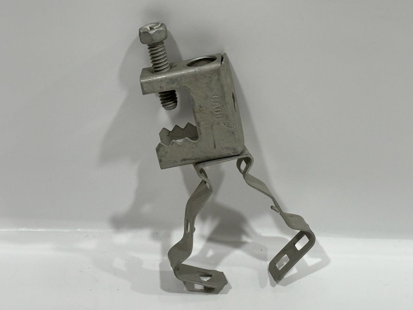 90PC nVent Caddy BC812M Beam Clamp For 1/2" or 3/4" EMT, RIG Conduit 1/16" 1/2"