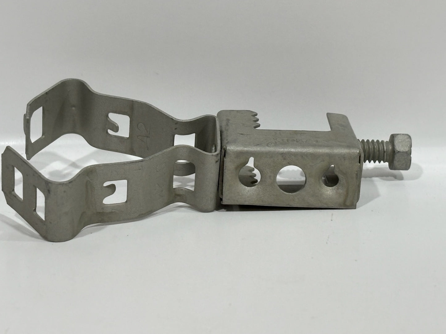 90PC nVent Caddy BC812M Beam Clamp For 1/2" or 3/4" EMT, RIG Conduit 1/16" 1/2"