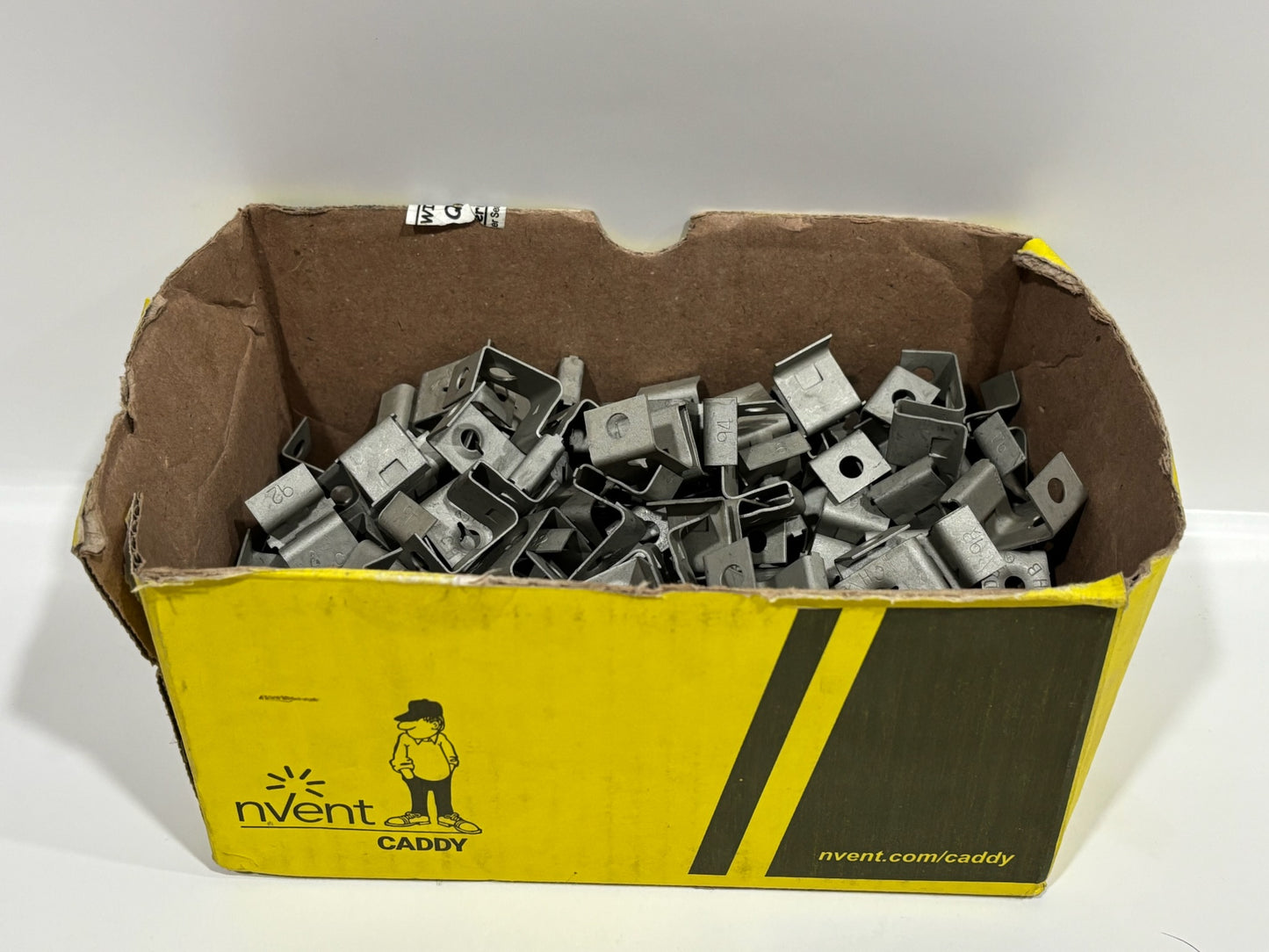 129 PC nVent Caddy CHB Bar hanger Clip Mounts Outlet box To Bar Assembly