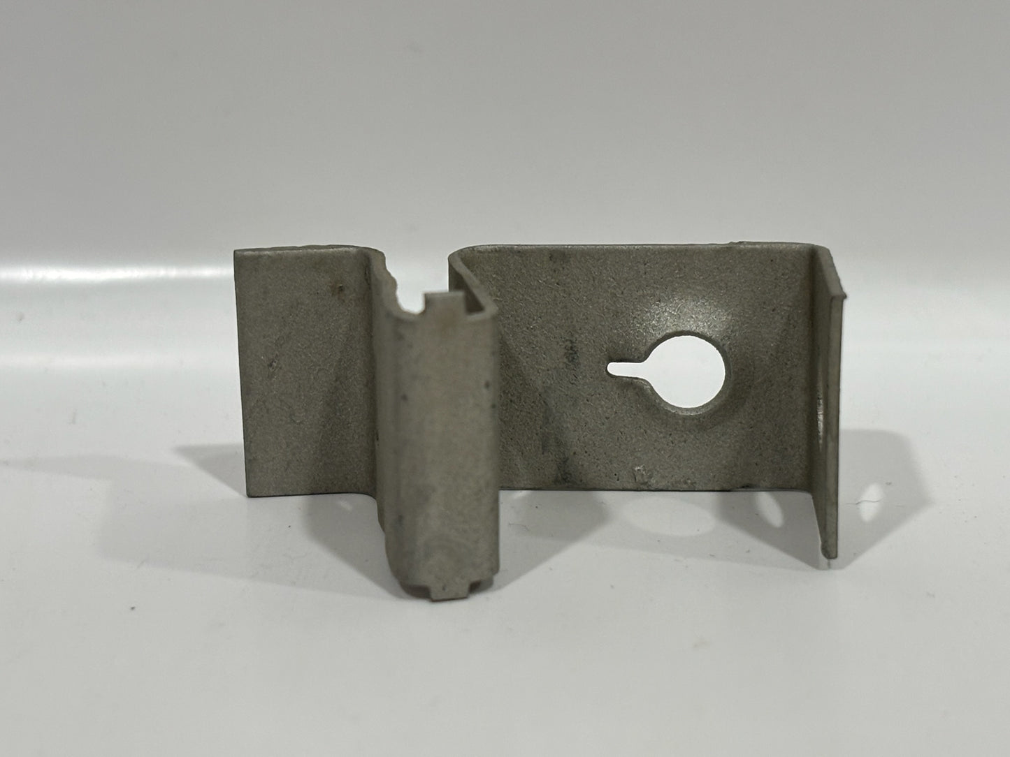 129 PC nVent Caddy CHB Bar hanger Clip Mounts Outlet box To Bar Assembly