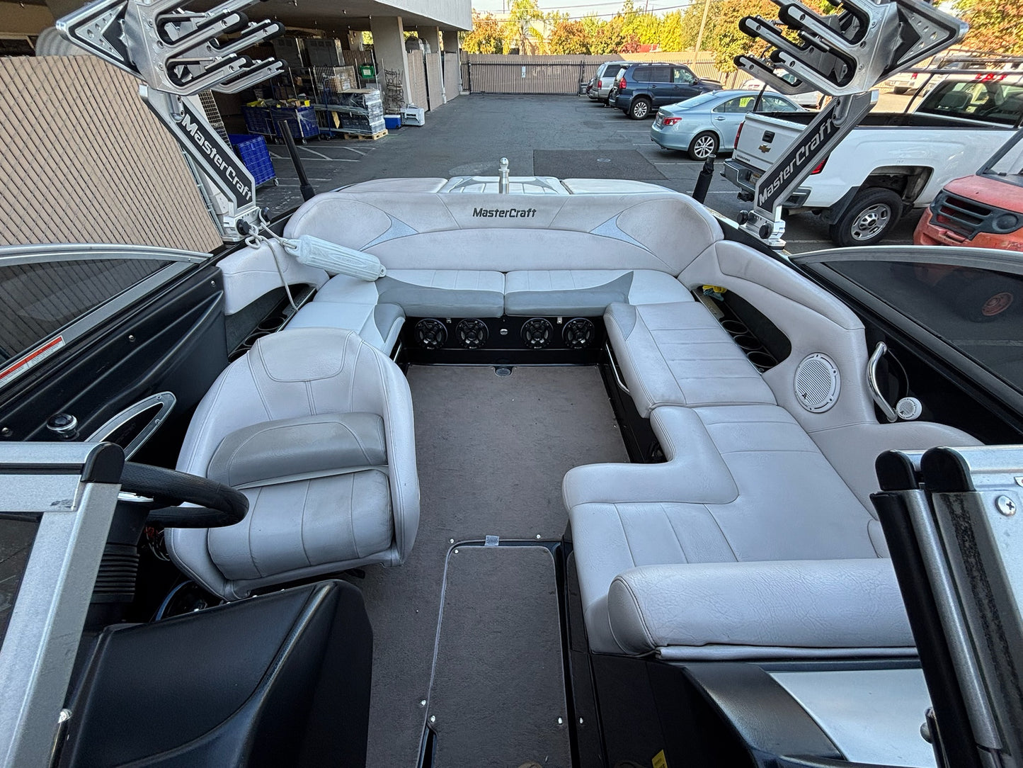2006 MasterCraft Maristar 200 Boat With $20,000 Speaker Tower System