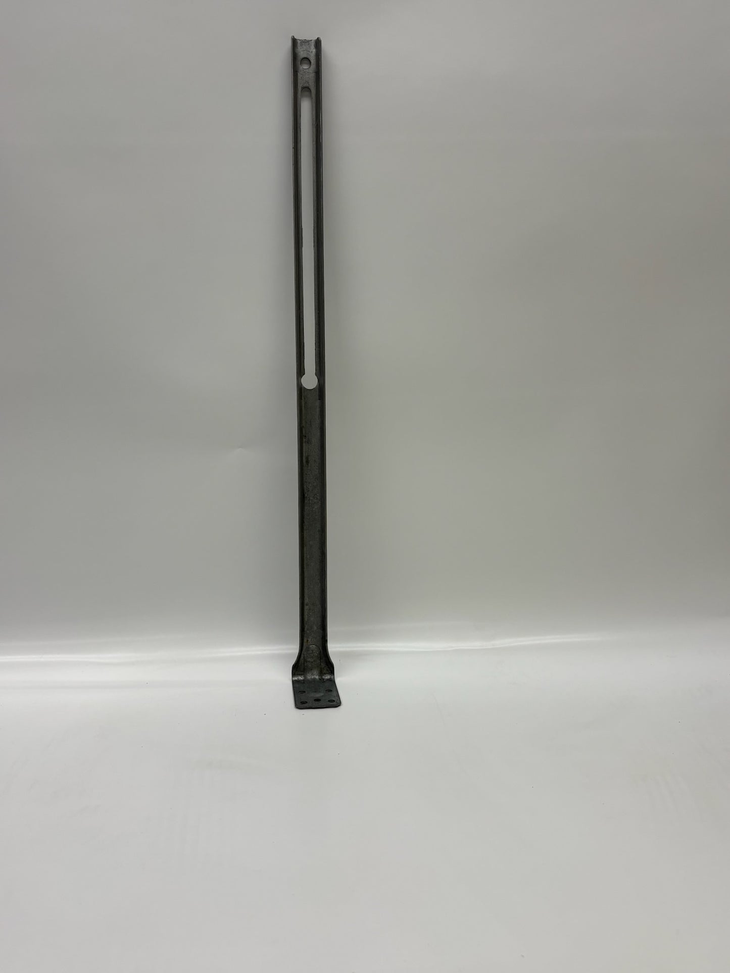 100 PK nVent CADDY FBS18 – 18" Steel Floor-Mounted Box Support