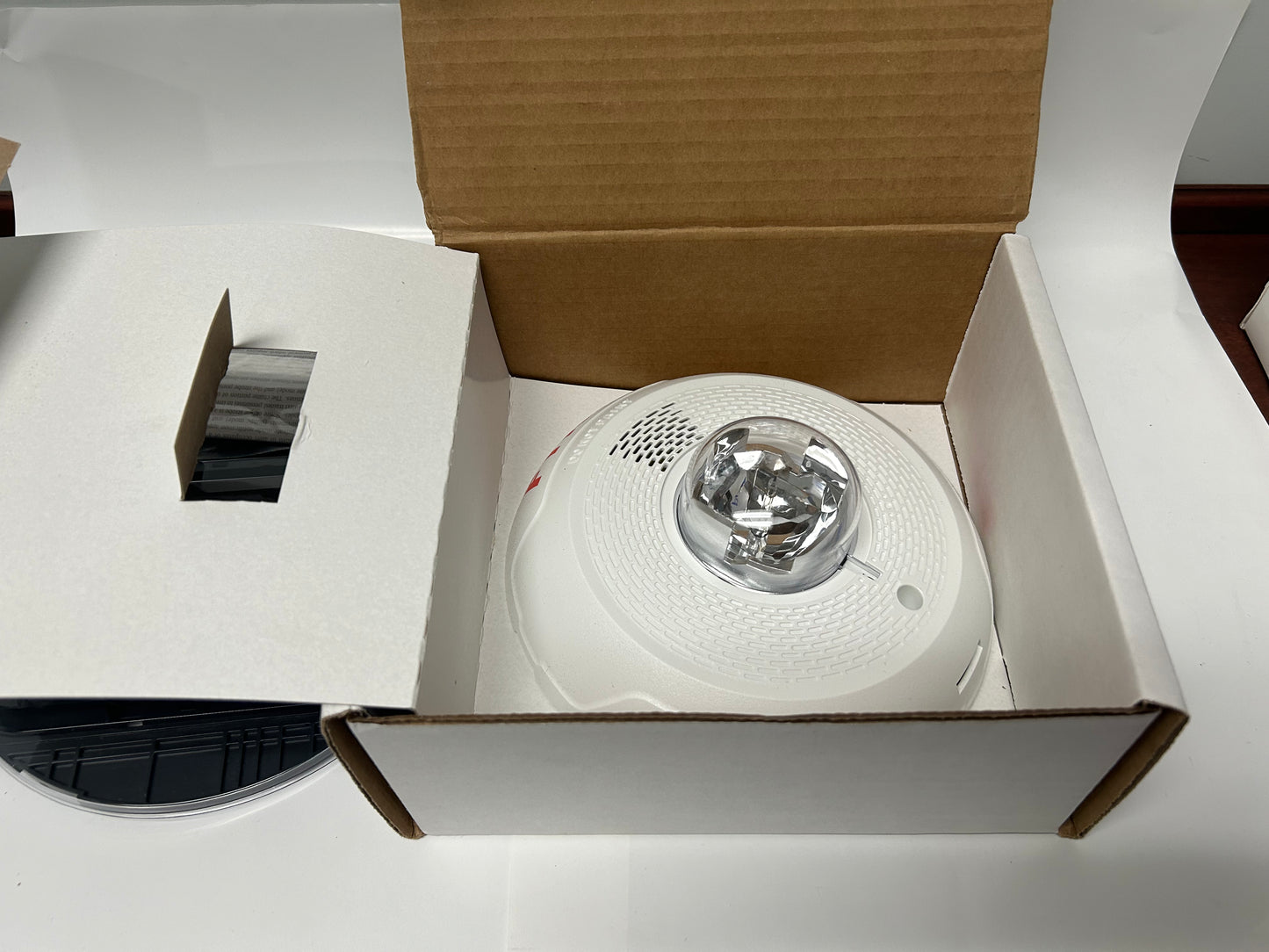 System Sensor PC2WL Horn Strobe, Ceiling Mount