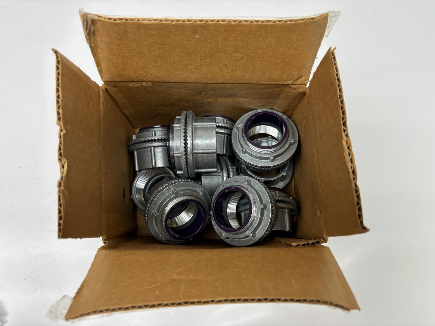 10 pc Hubbell Raco 1706 Type 2 Steel 1-1/2 inch Water Tight Conduit Hub