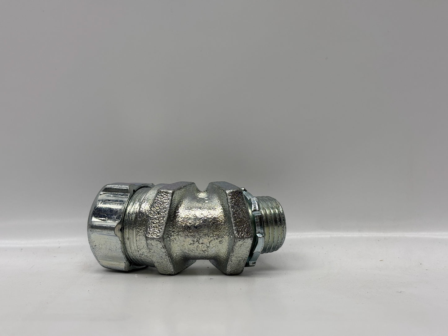 T&B 5272 Liquidtight Female Hub Adapter – Steel ½” LFMC, 25-Pack