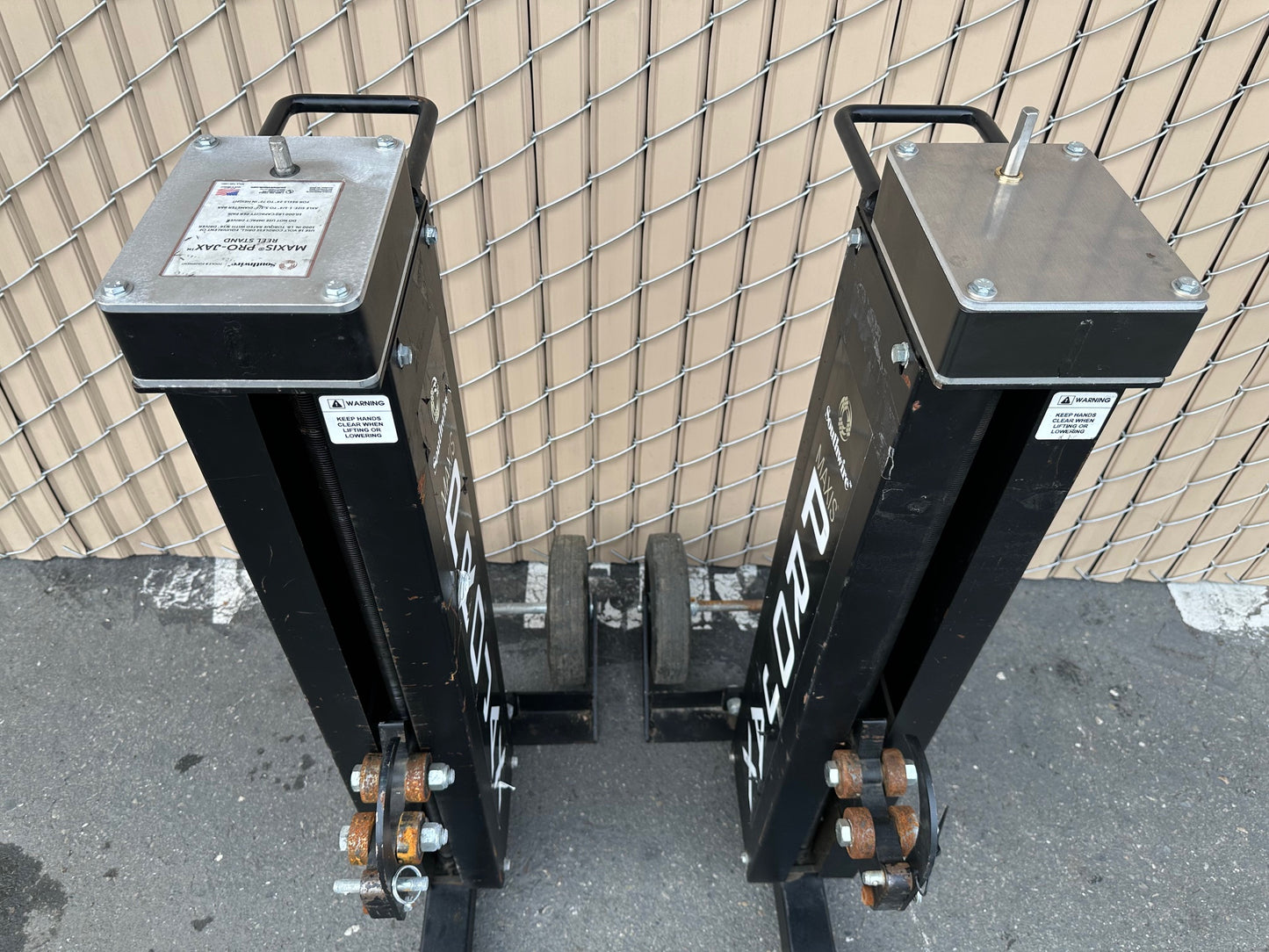 Southwire MPJ-02 MAXIS PRO-JAX Reel Stands / Jack Pair 10,000 lbs