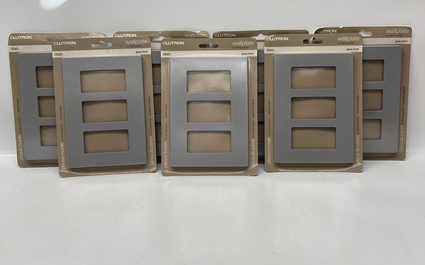 Lutron Claro CW‑3‑GR Wallplate – Gray 3-Gang Screwless Designer Plate, 7 Pack