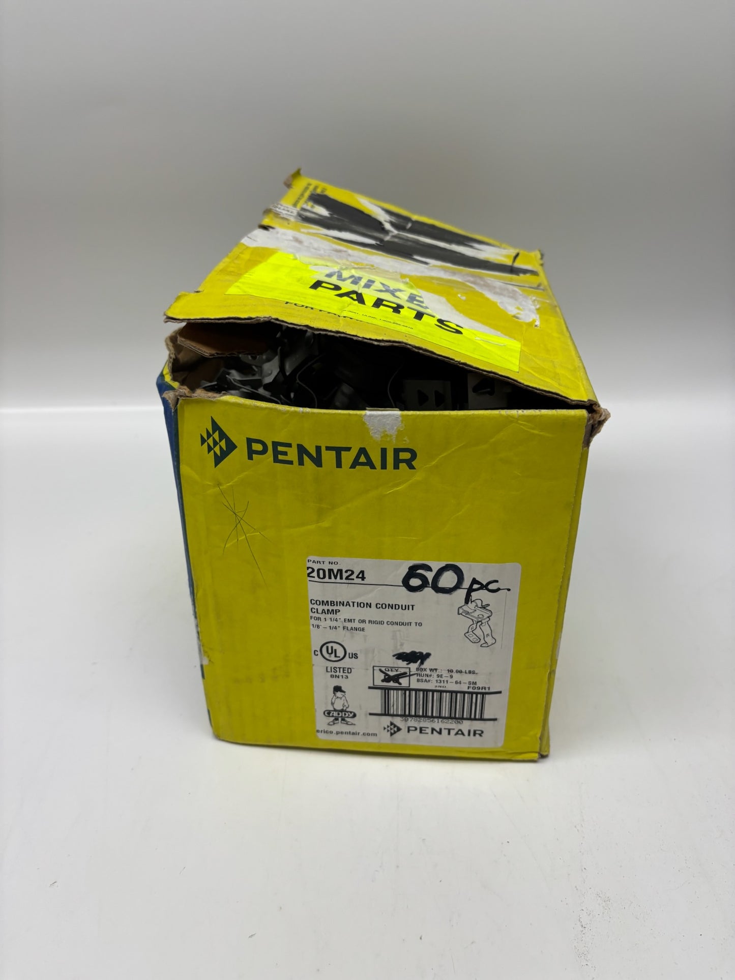 68 PC Erico Caddy Pentair 20M24 Combination Conduit Clamp 1 1/4 EMT 1/8"-1/4" Flange