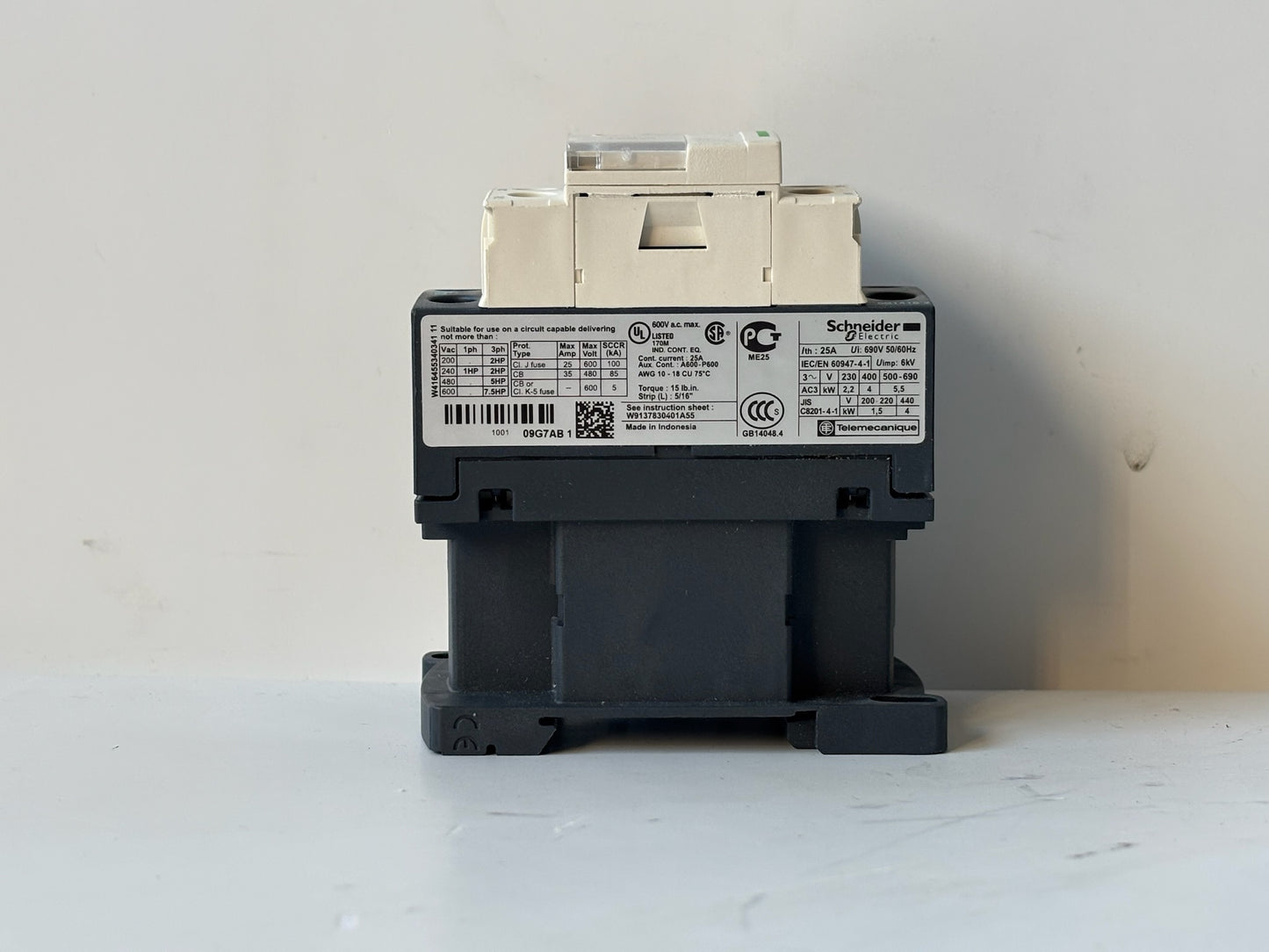 Schneider Electric LC1D09G7 Contactor 3 Pole 9A 120V AC Coil
