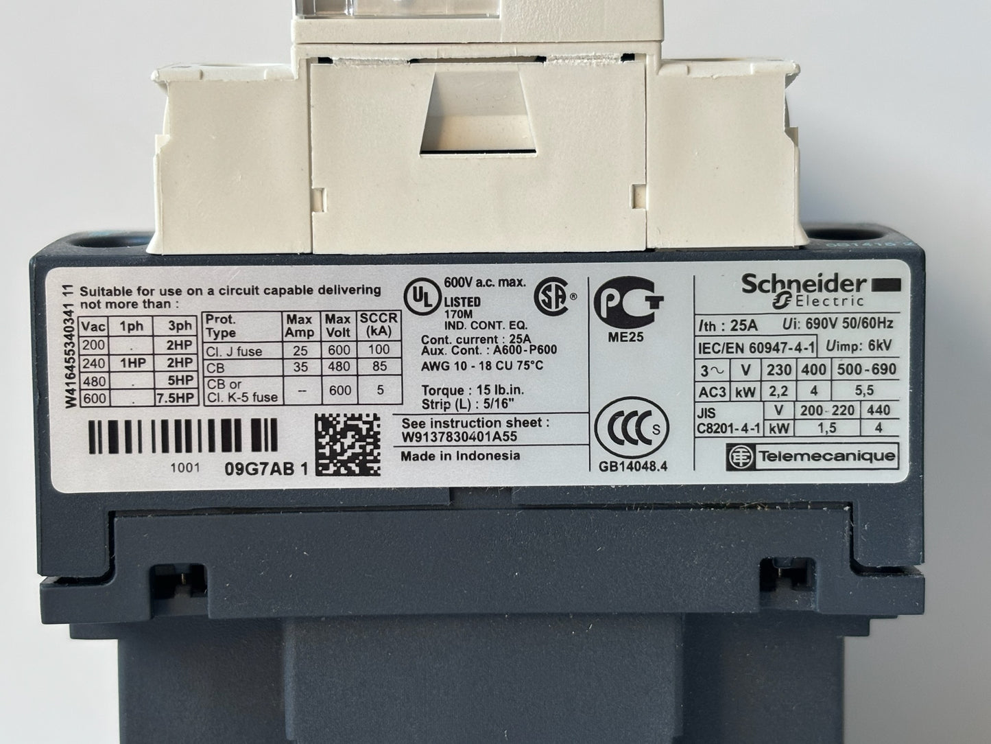 Schneider Electric LC1D09G7 Contactor 3 Pole 9A 120V AC Coil