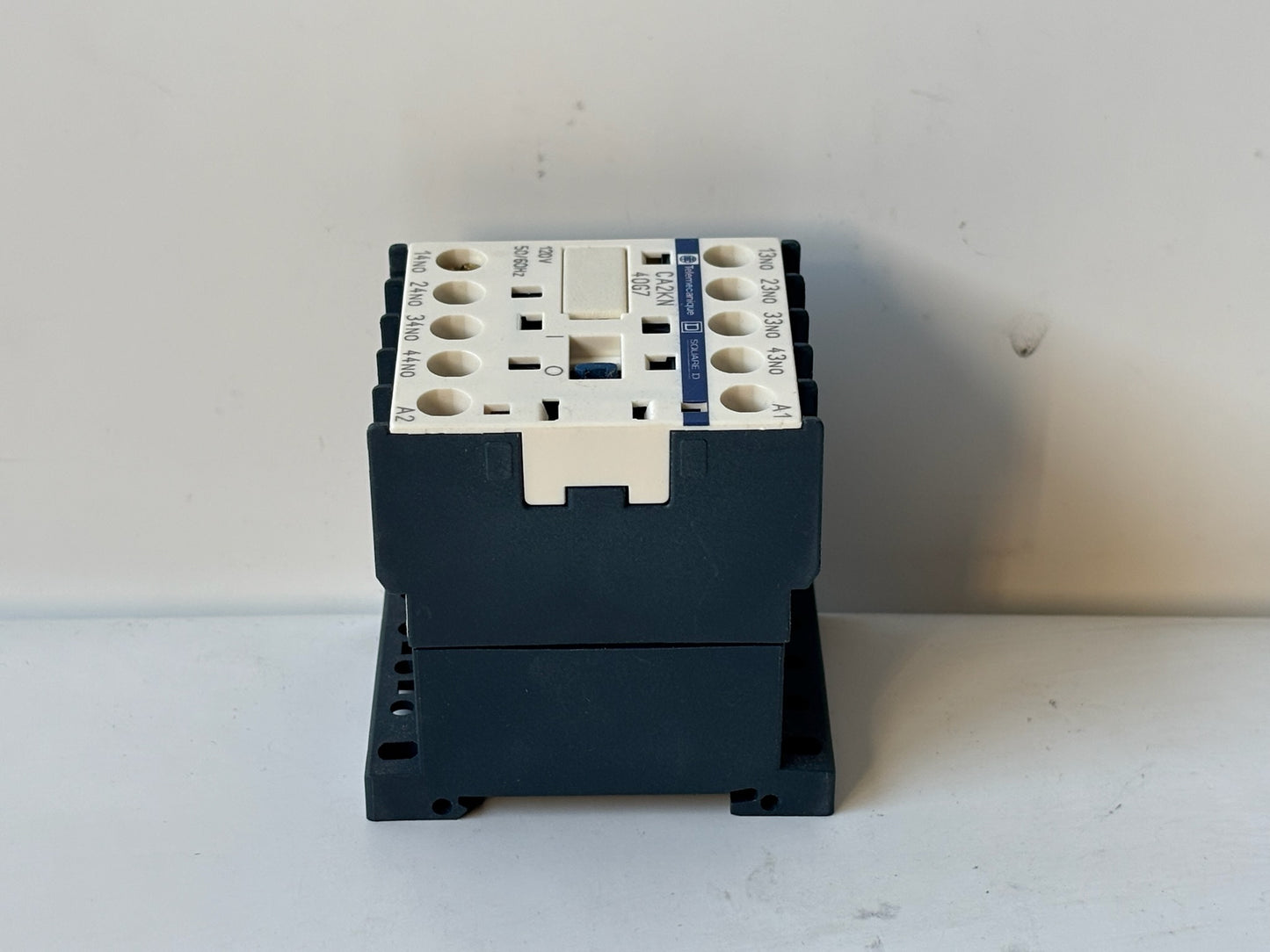 3 PK Telemecanique CA2KN40G7 TeSys K Control Relay 120 V 50/60Hz