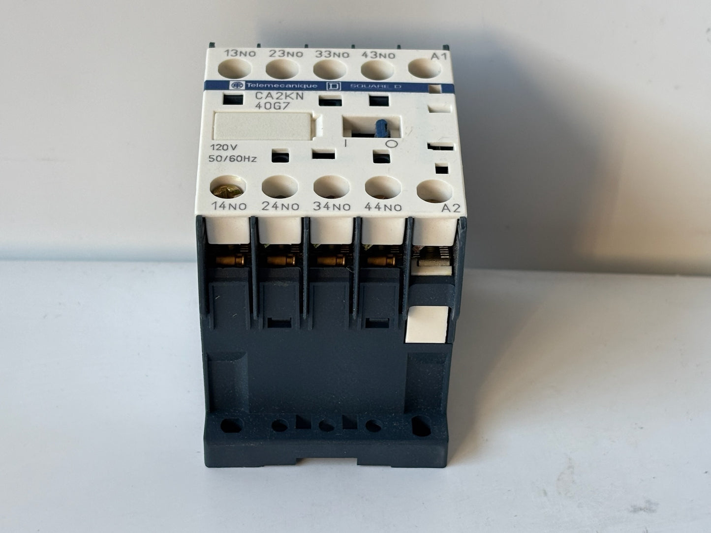3 PK Telemecanique CA2KN40G7 TeSys K Control Relay 120 V 50/60Hz