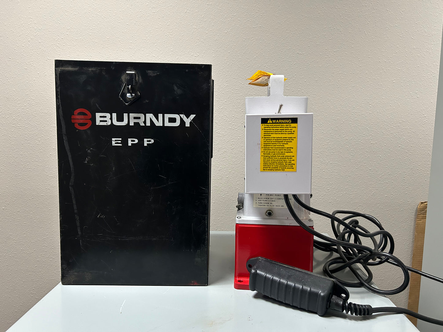 BURNDY EPP 10 Hydraulic Pump 10,000 psi Max. Op Pressure 18 cu in/min 115V AC