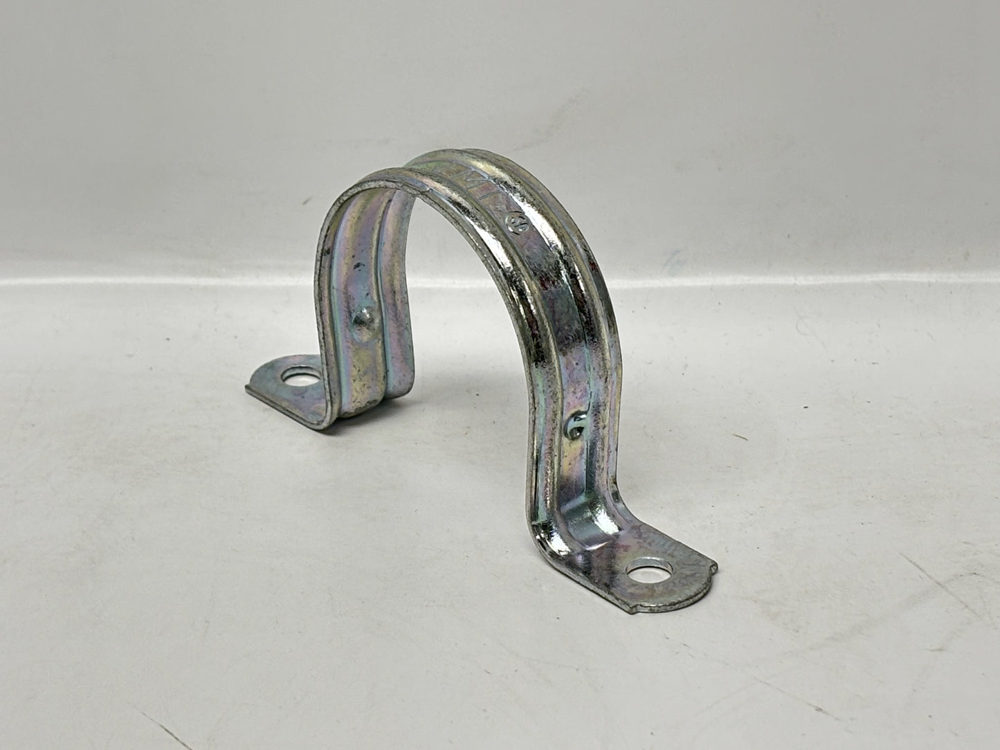 25 PK Bridgeport 1925 2″ Two‑Hole EMT Pipe Strap, Zinc Steel