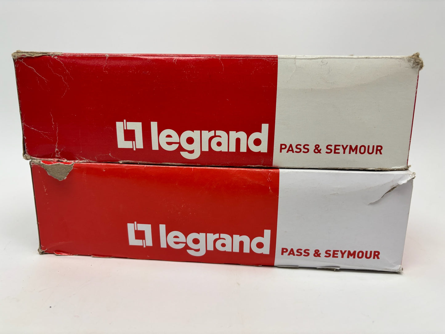 20 PK New Legrand 5362CHW Heavy-Duty Duplex Receptacle, 20A, 125V, White