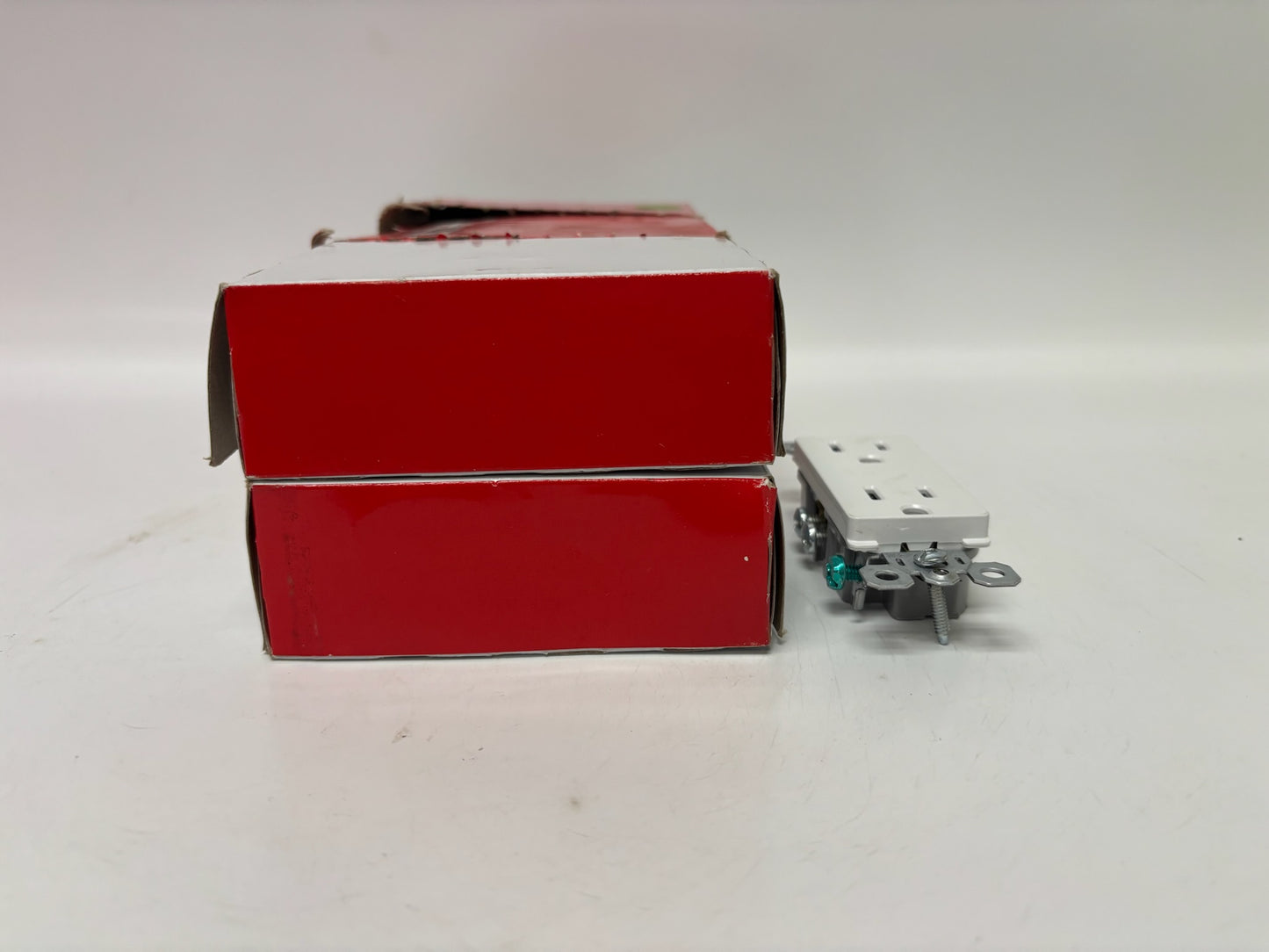 New Open 21 PC Legrand 885TRW Tamper-Resistant, Receptacle- 15A, 125V,
