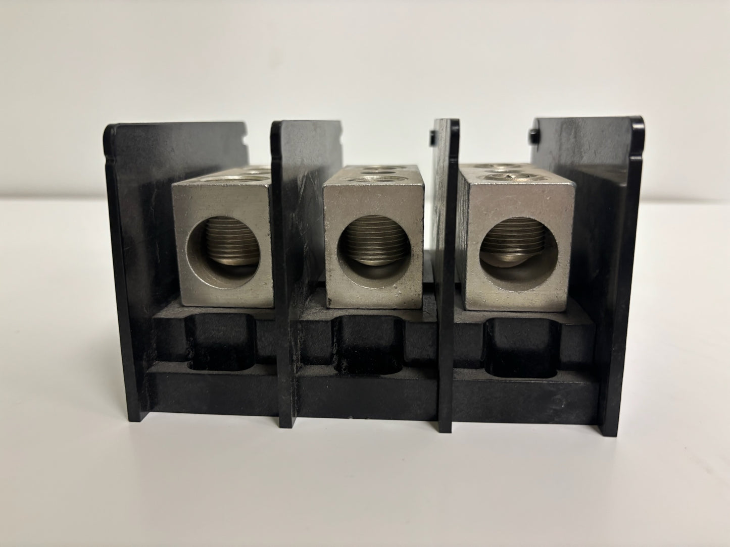New No box Merson MPDB67403 Power Distribution Block, 3-Pole, 600V, 760A, Aluminum