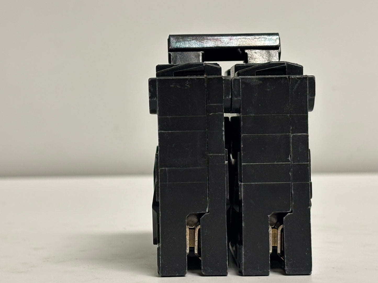 6 PK Siemens Q220 – 20 Amp Double-Pole Plug-In Circuit Breaker