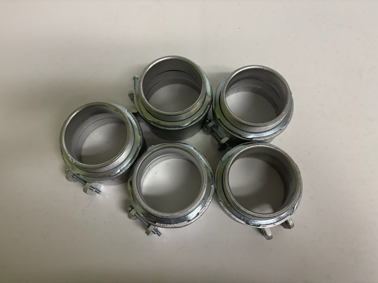 New Open 4 Pk Raco 2112 3 in. Uninsulated  Flex Straight Squeeze Connector