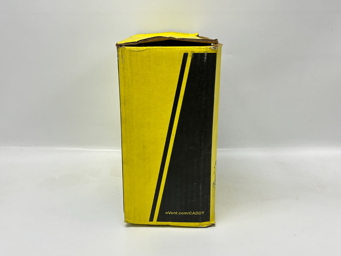 100 PK Caddy CD1B ¾″ Bolt‑Close Conduit / Pipe Clamp