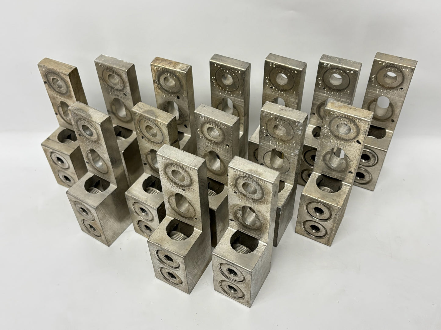14PK ILSCO SG‑800 800 to 300 kcmil Aluminum/Copper Lug Extender