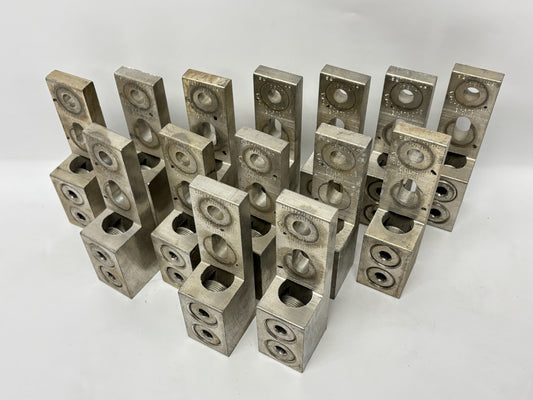 14PK ILSCO SG‑800 800 to 300 kcmil Aluminum/Copper Lug Extender