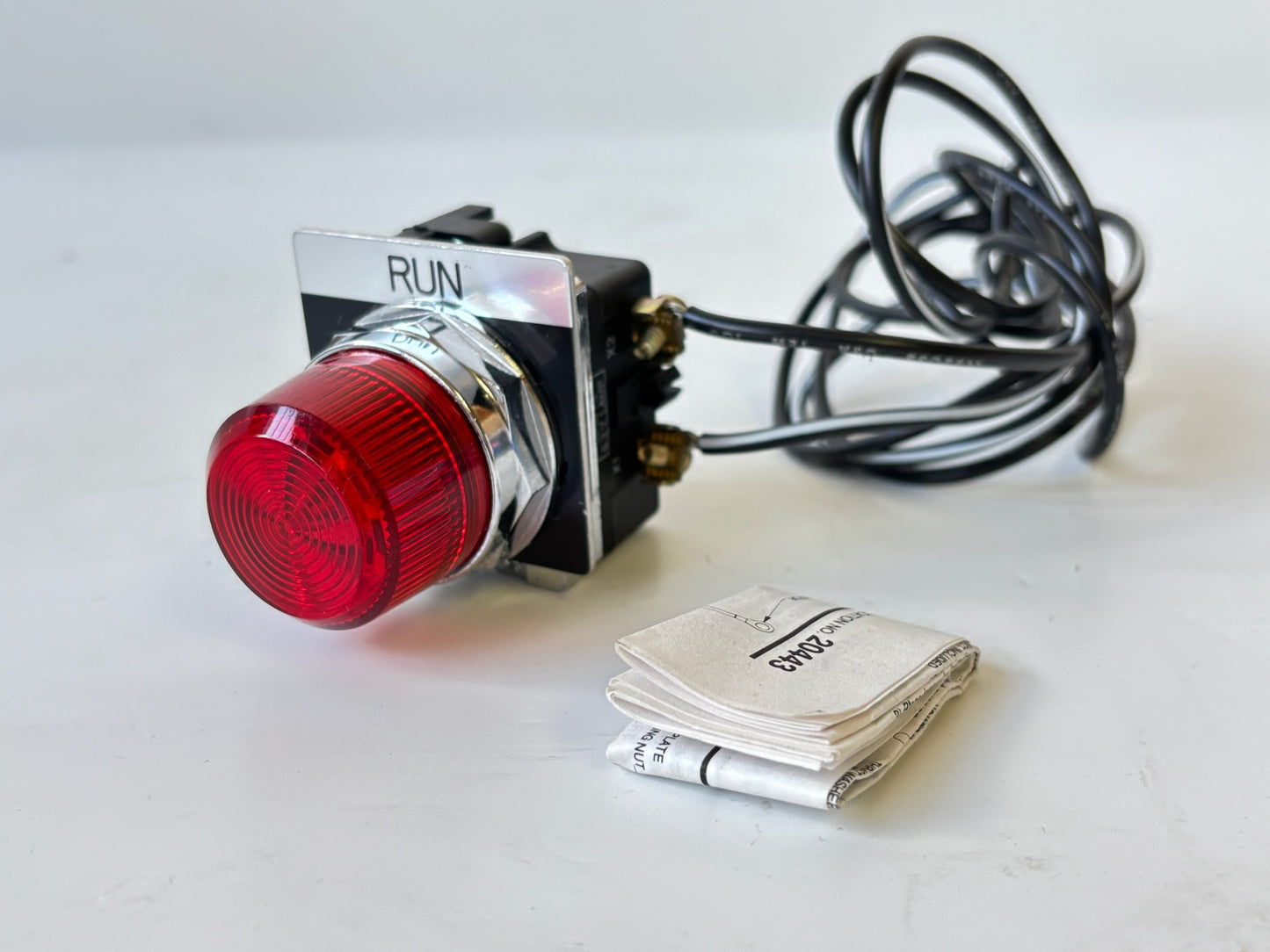 Eaton Cutler‑Hammer C400T9A Freedom Series Red 120 V Pilot Light Cover Kit