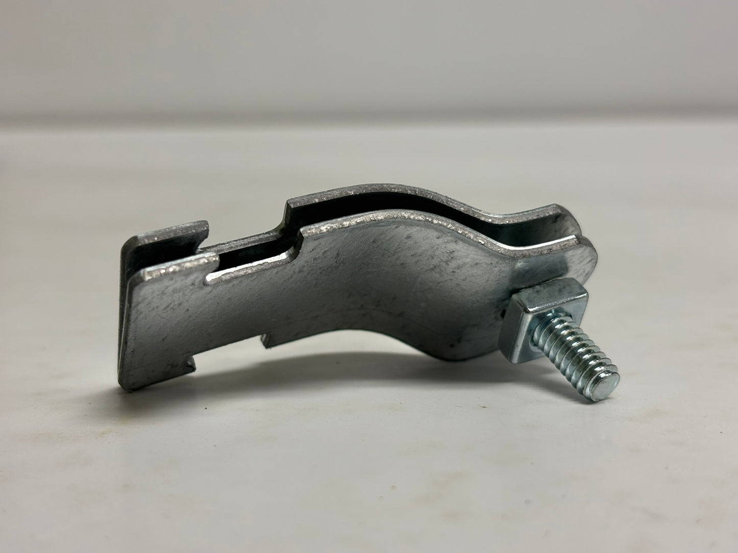 150 PK Eaton B2003PAZN – 1" EMT Conduit to Strut Clamp, Zinc-Plated Steel