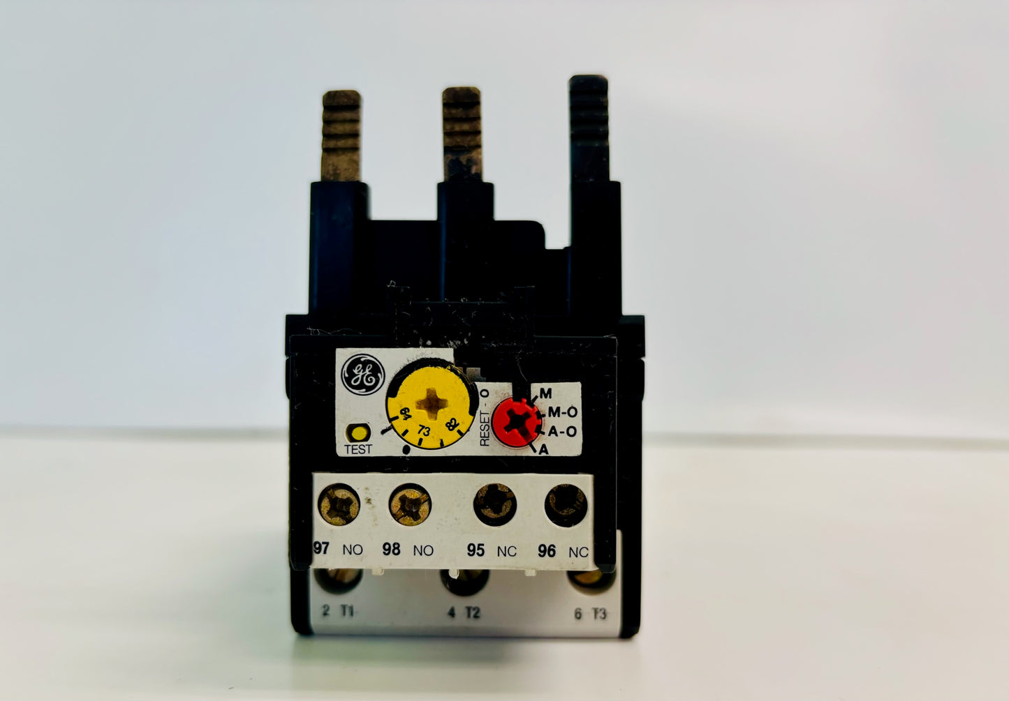 General Electric RT2J IE = 64–82 A Thermal Overload Relay