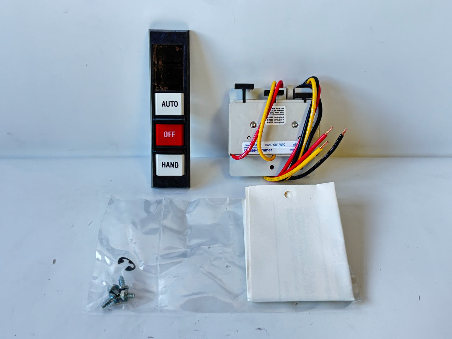 Cutler-Hammer C400GK3 Series A2 Selector Switch Kit HAND/OFF/AUTO NEMA 1