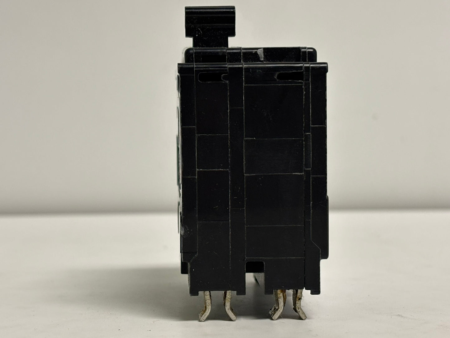 Square D QHB230 – 30A 2-Pole Thermal-Magnetic Circuit Breaker