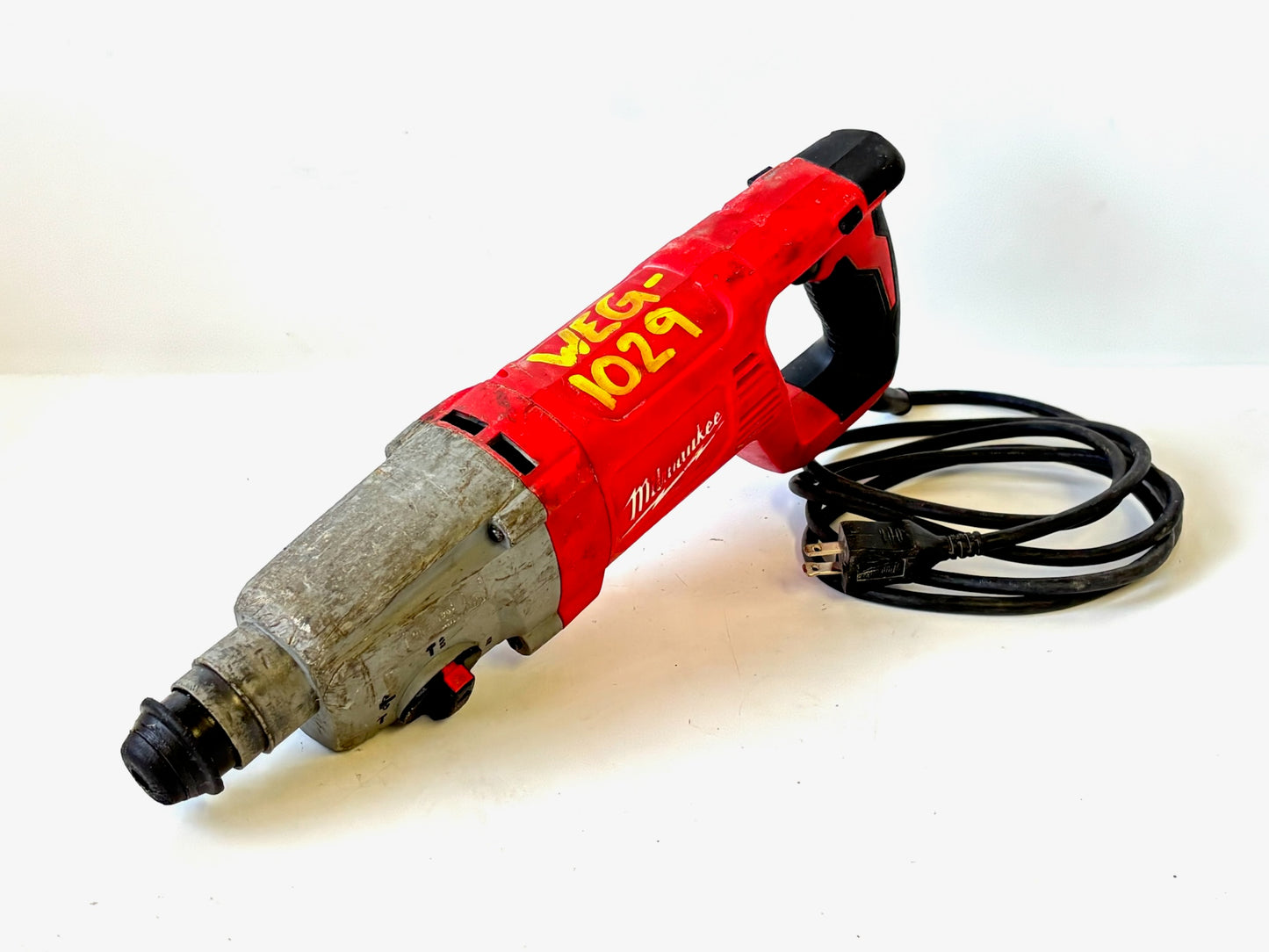 Milwaukee 5262‑21 1″ SDS‑Plus D‑Handle Rotary Hammer Kit with 3‑Mode Operation