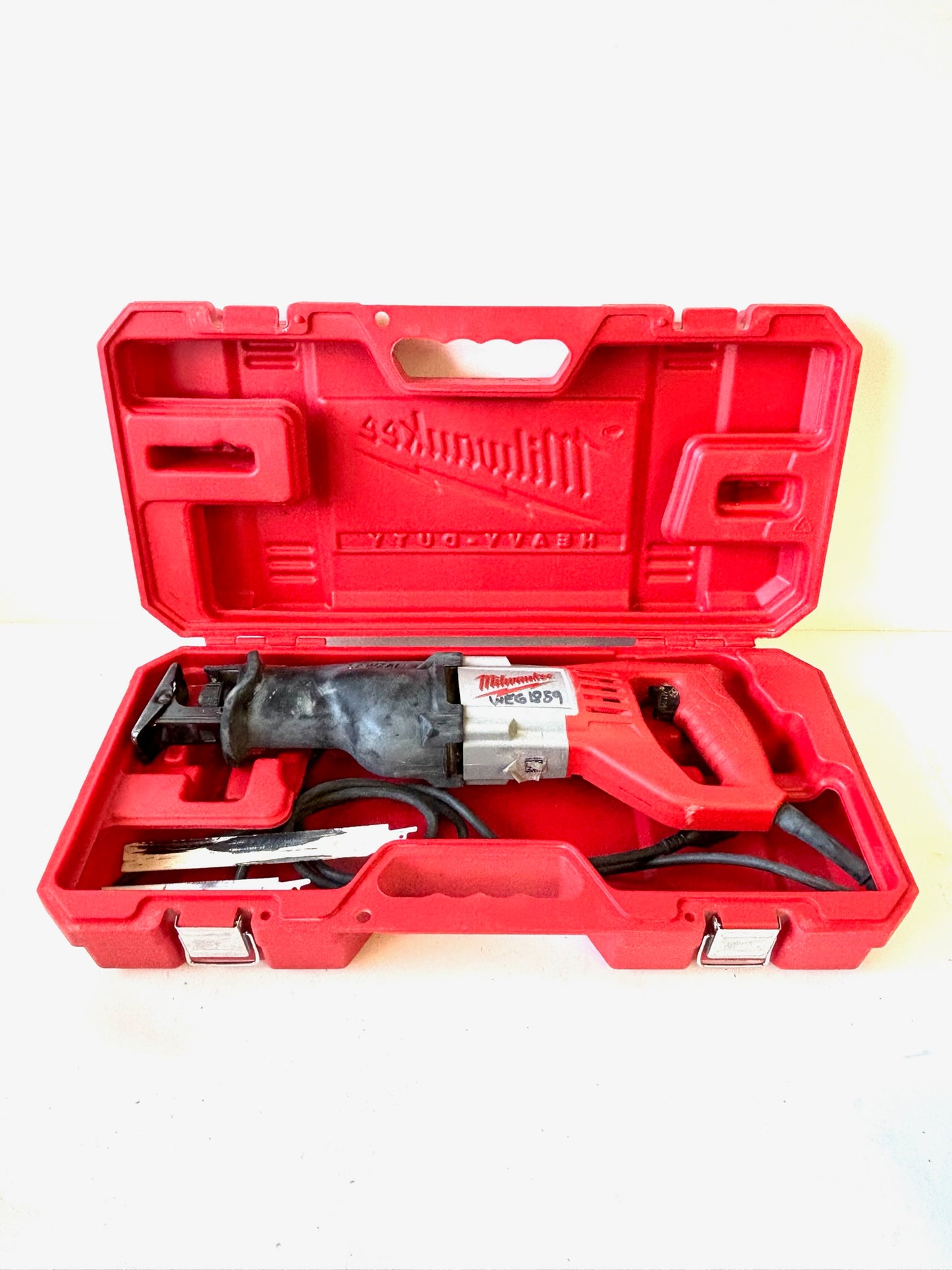 Milwaukee 6519‑31 SAWZALL® 12 Amp Corded Reciprocating Saw Kit with Case