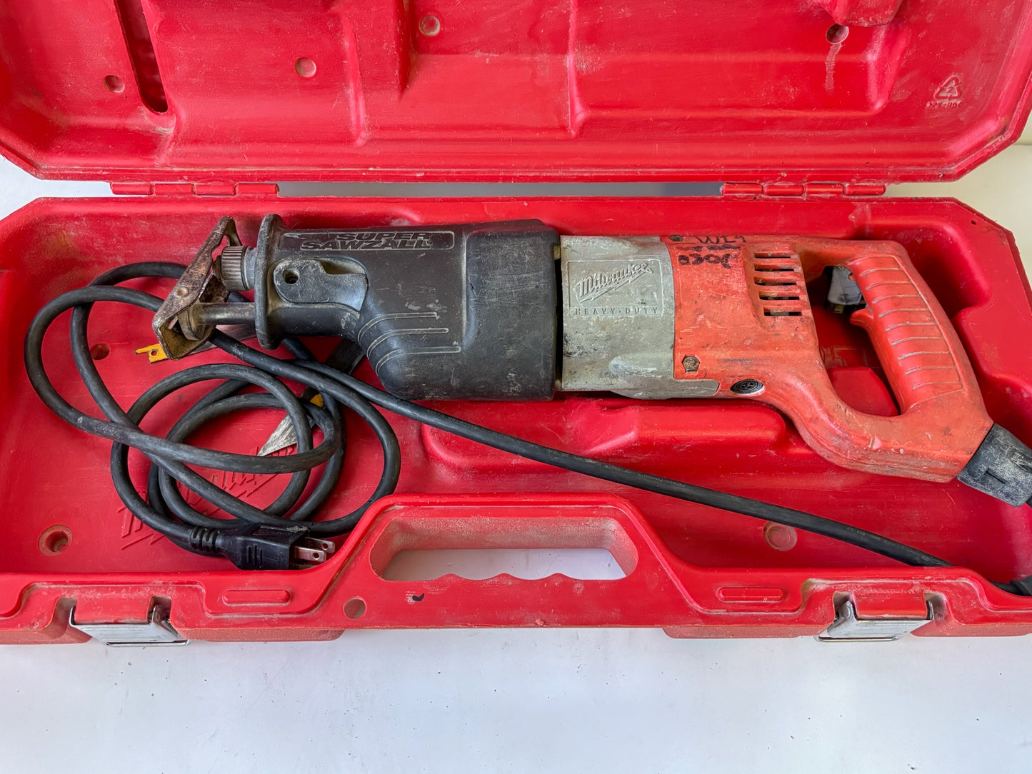 Milwaukee 6538‑21 Super SAWZALL Reciprocating Saw with 15-Amp Motor and Case