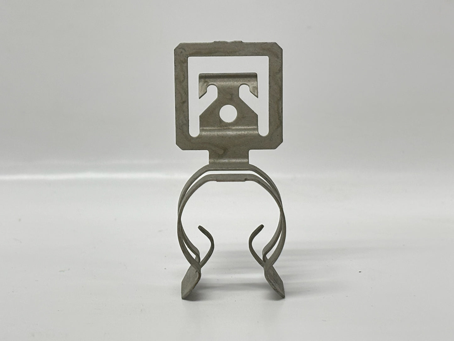 88PK nVent CADDY AR812 Conduit Snap Clip for ½"–¾" EMT/Metal Stud