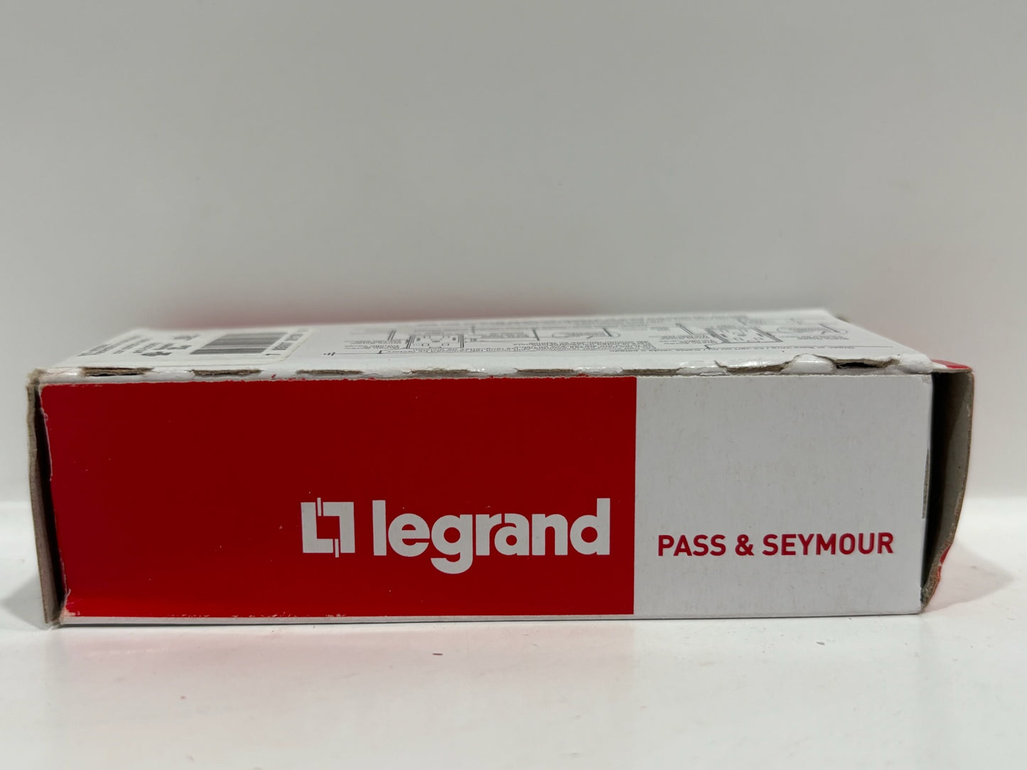 8PK Legrand TR26362CHW Plug Load Ctrl Receptacle 20A, White