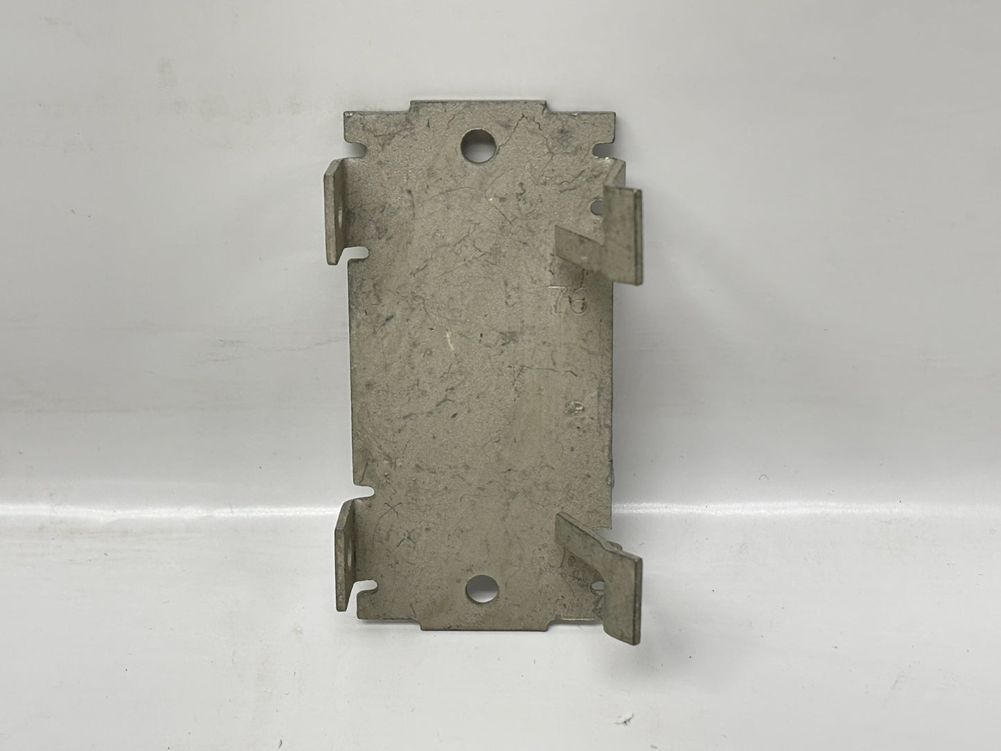 100PK nVent CADDY 304B2 Snap-On Nail Plate for Wood & Metal Studs