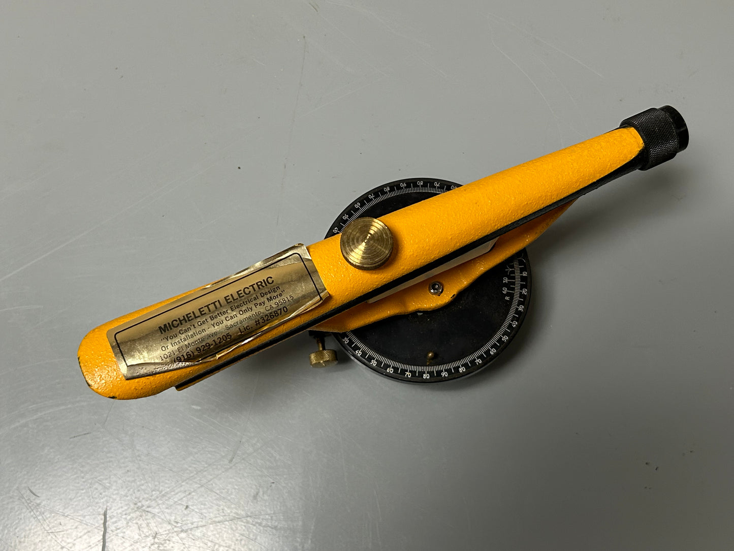 Berger Instrument Mod. 190 with Case