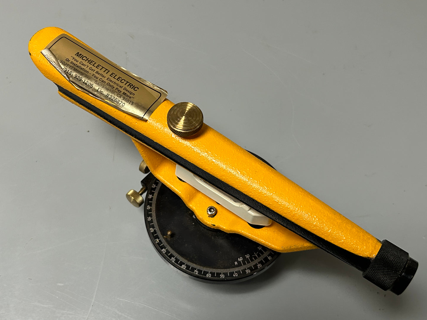 Berger Instrument Mod. 190 with Case