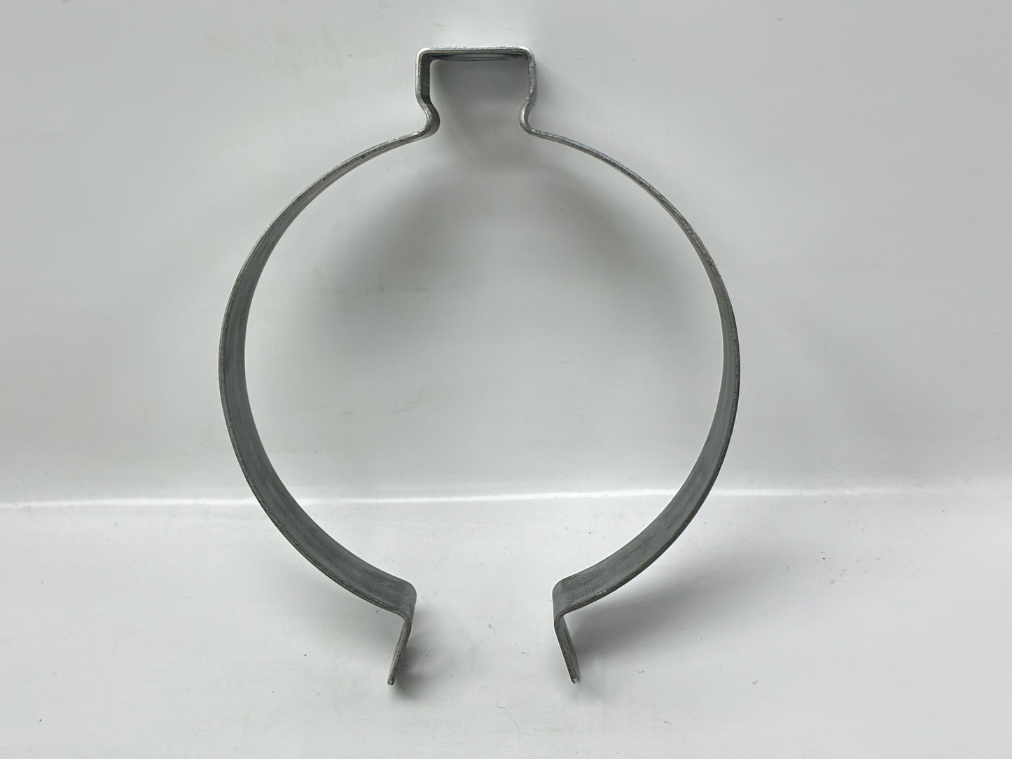 20PK nVent CADDY CD9B Bolt-Close Conduit Clamp for 4" EMT/Rigid – Steel