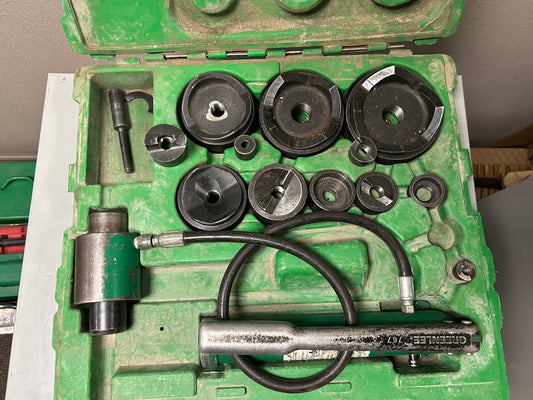 Greenlee Hydraulic Slugbuster Knockout 767 Pump 746 Ram w/ Dies