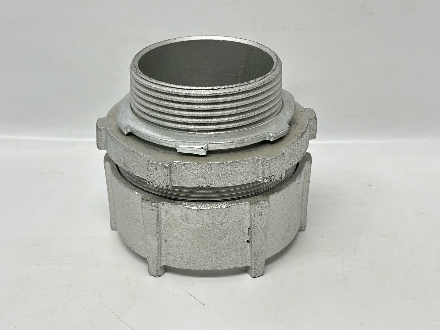 RACO 1810 2½″ Non‑Insulated Compression Connector