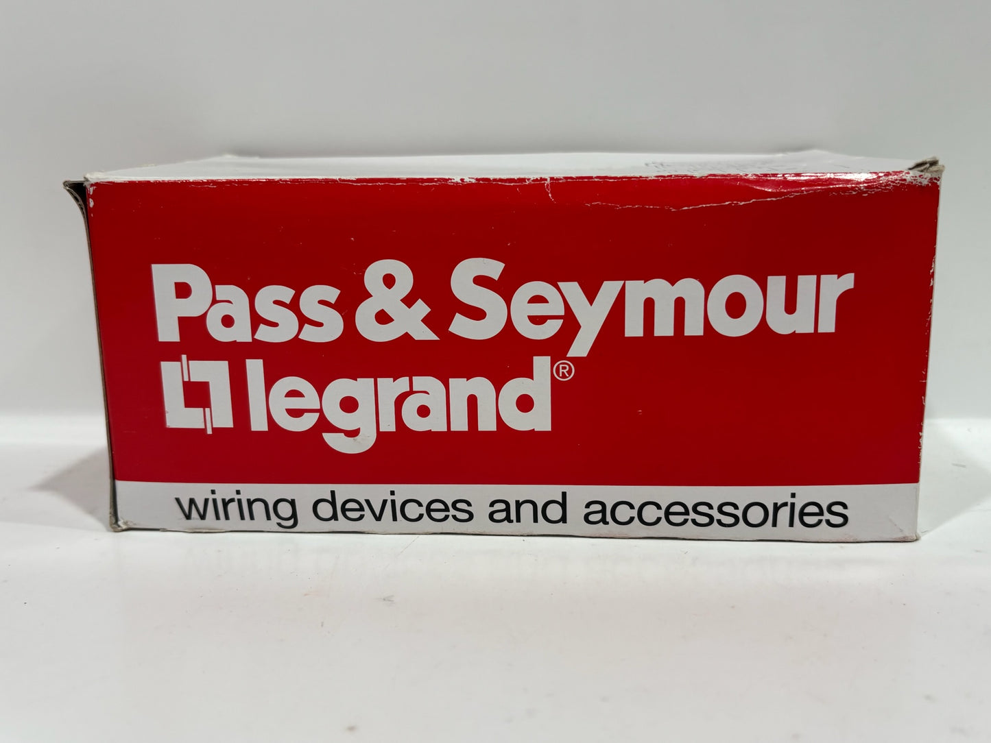 New 10 PC Legrand CSB15AC3-W Specification Grade Switch Hard Use, White