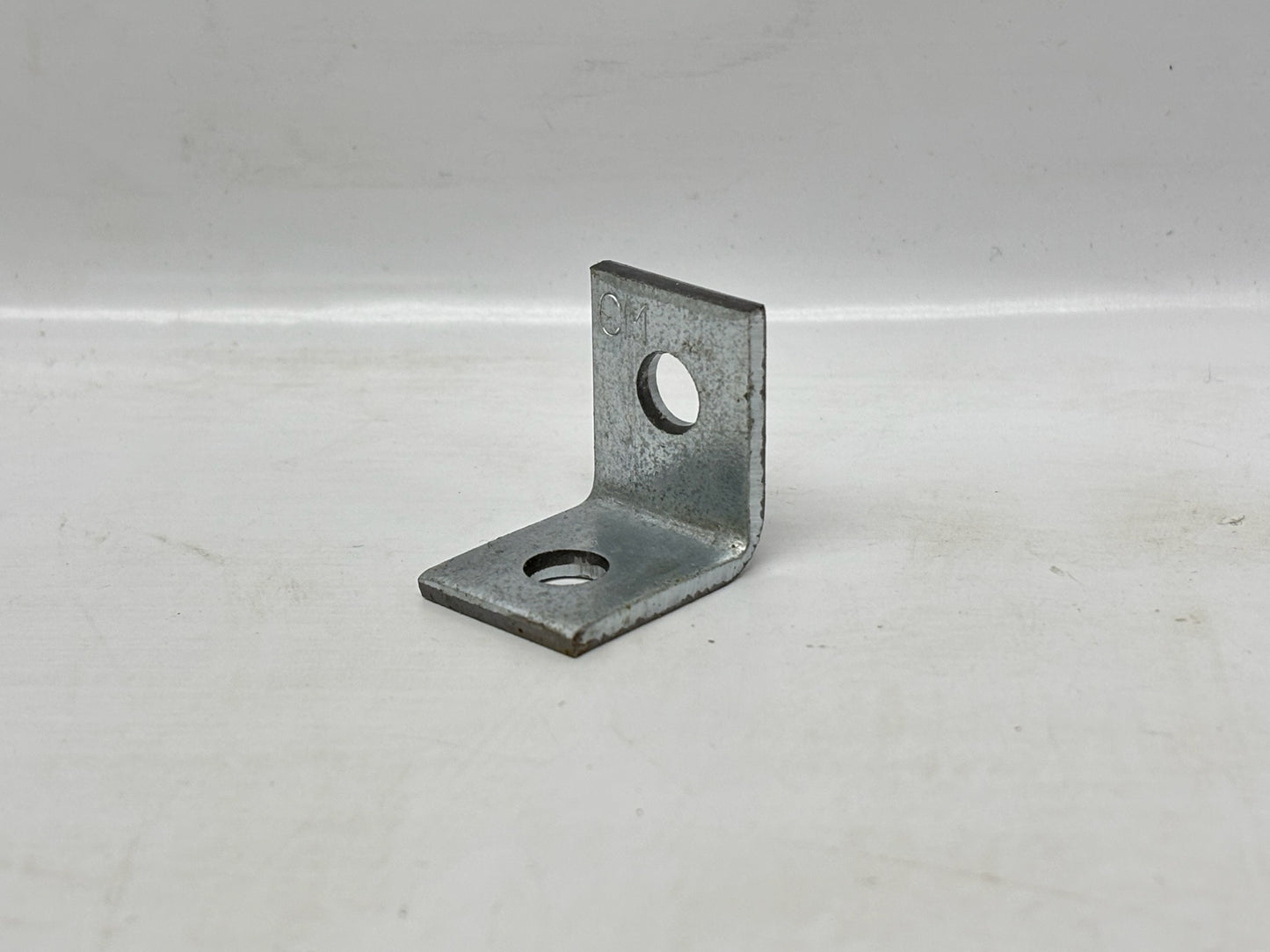 90PK nVent CADDY AB Angle Bracket, Steel, 1" x 1", Pre-Galvanized