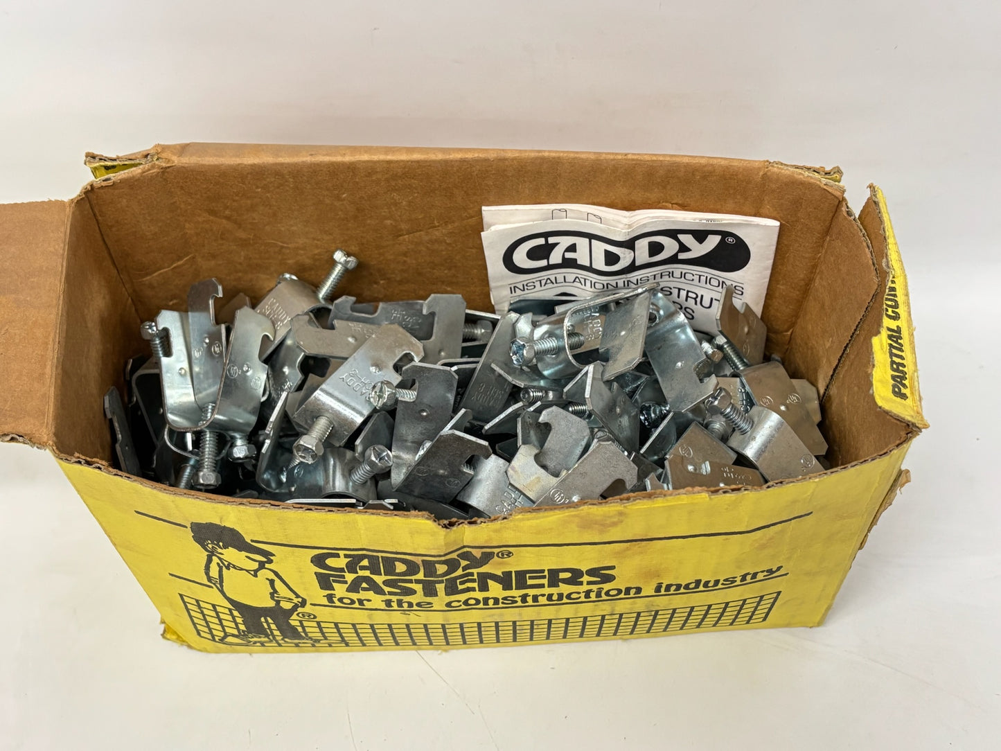 100PK nVent CADDY SCH8 One‑Piece Strut Clamp, ½″ EMT, Steel