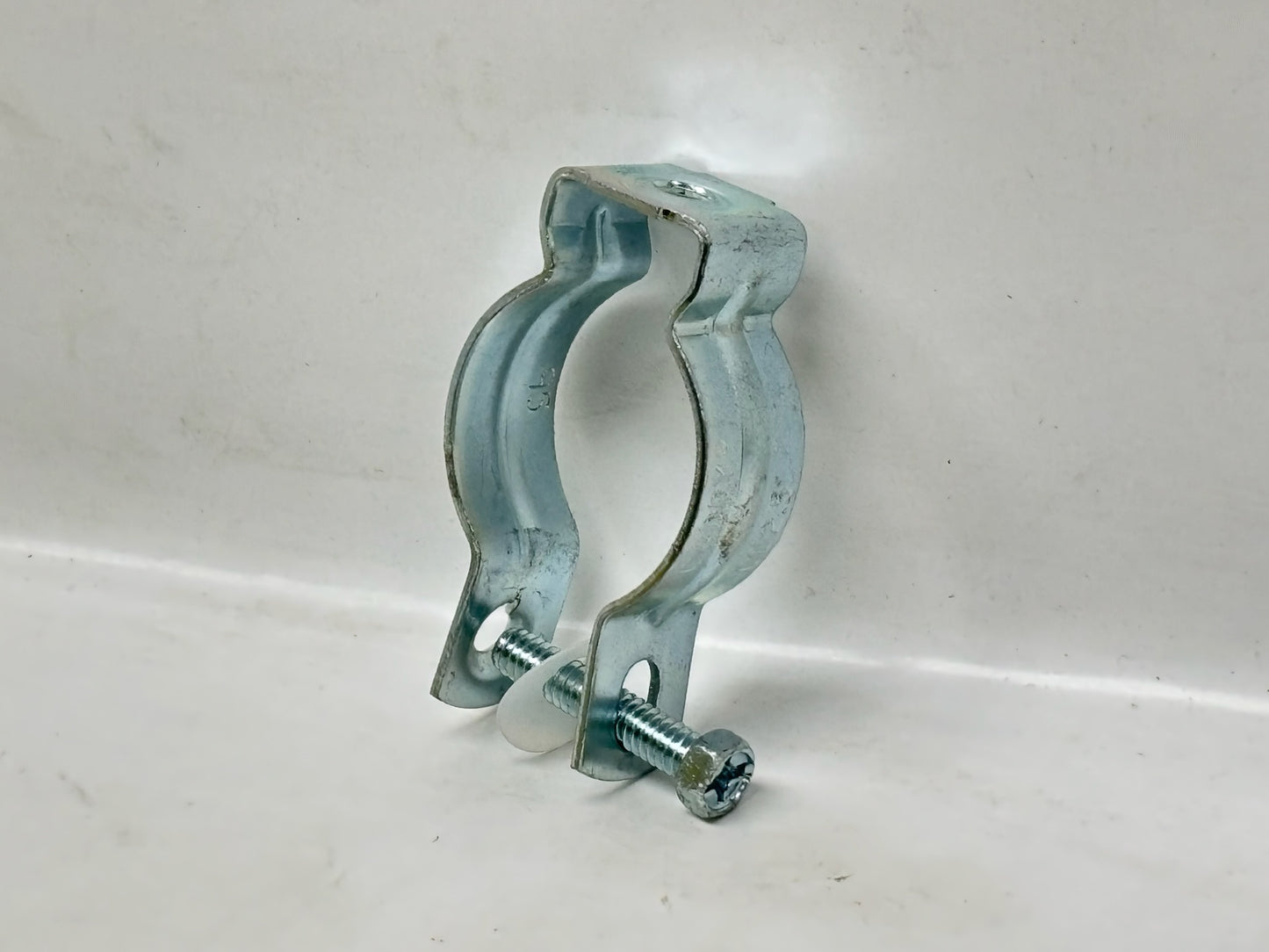 125PK nVent CADDY CD25B Conduit Clamp, 1-1/4" EMT, Steel, Zinc-Plated