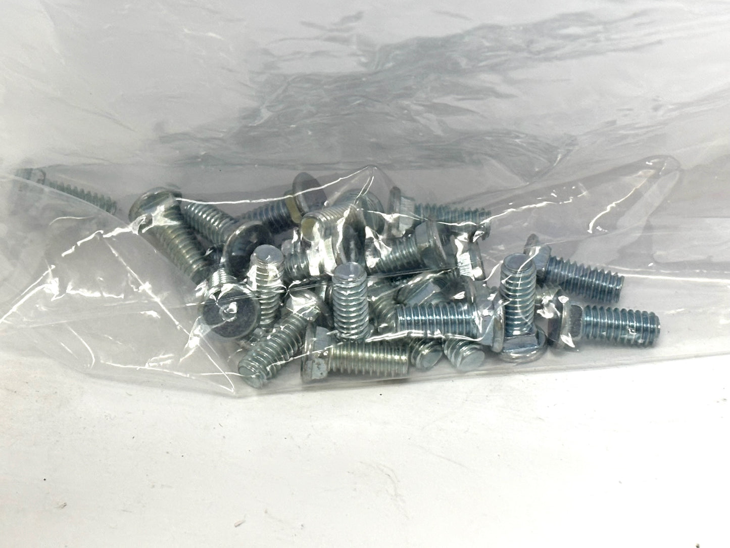 85PK nVent CADDY IDS9 Independent Support Clip, 9/16″ T‑Grid, 65 lb Capacity
