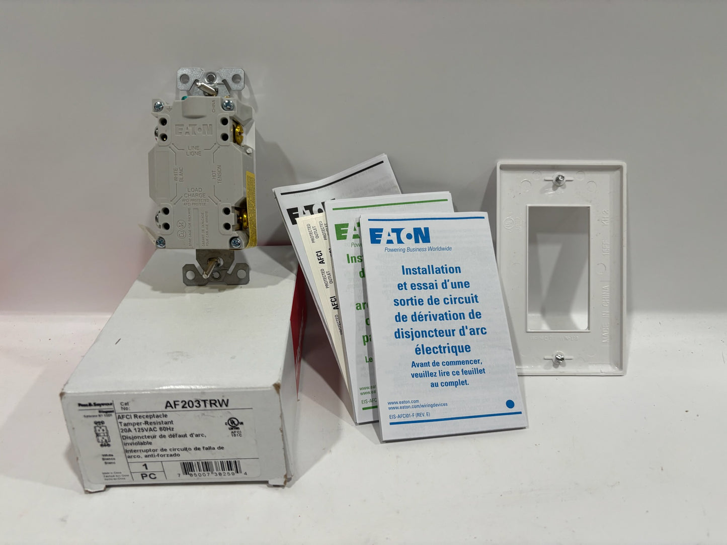 New 4PC Legrand/Eaton AF203TRW 20A Tamper-Resist AFCI Outlet, White