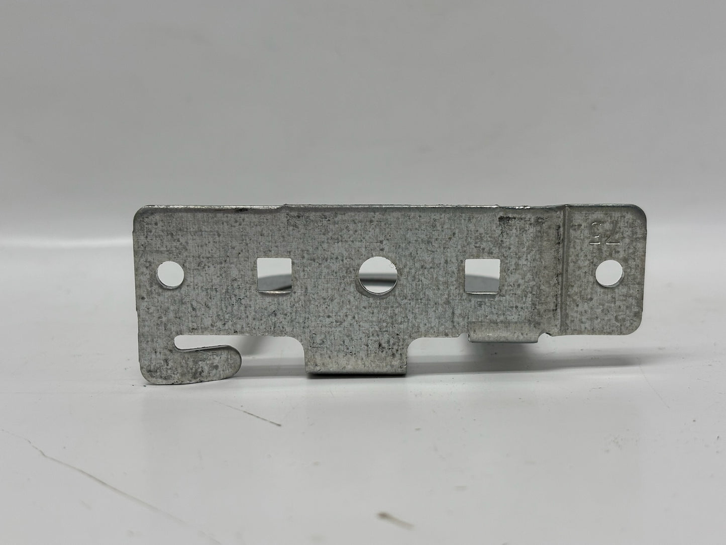 100 PK CADDY MCS100 MC/AC Cable Support Bracket, 8-Cable Capacity
